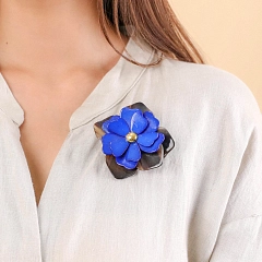 Брошь Les Essentiels Flora